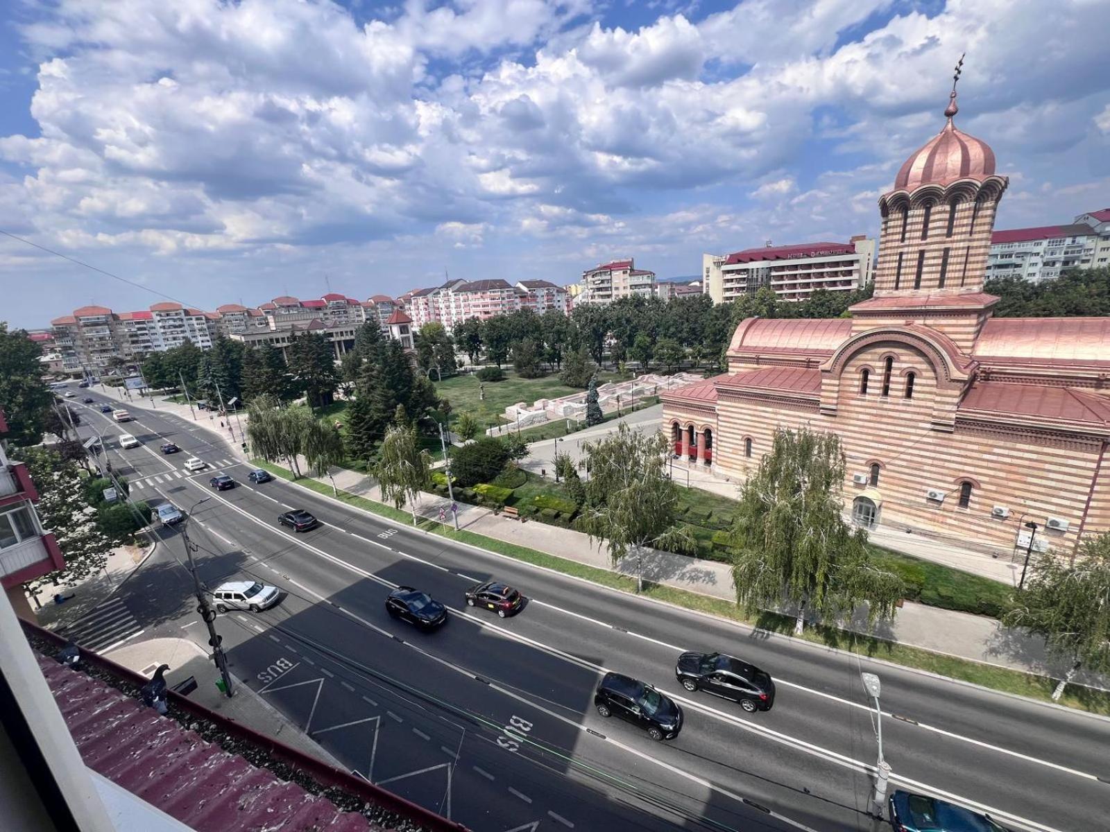 Chindia Apartament Targoviste Esterno foto
