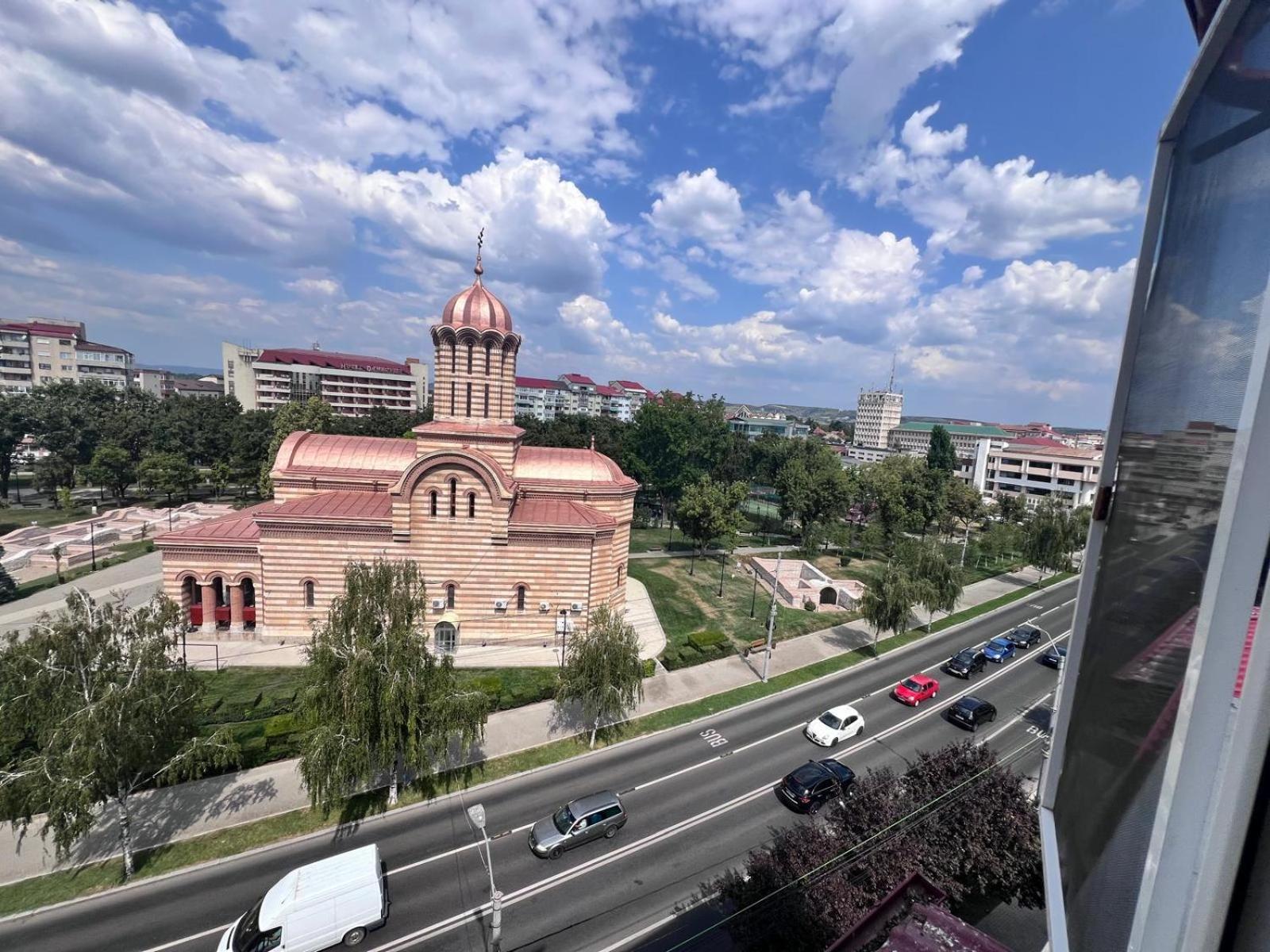 Chindia Apartament Targoviste Esterno foto
