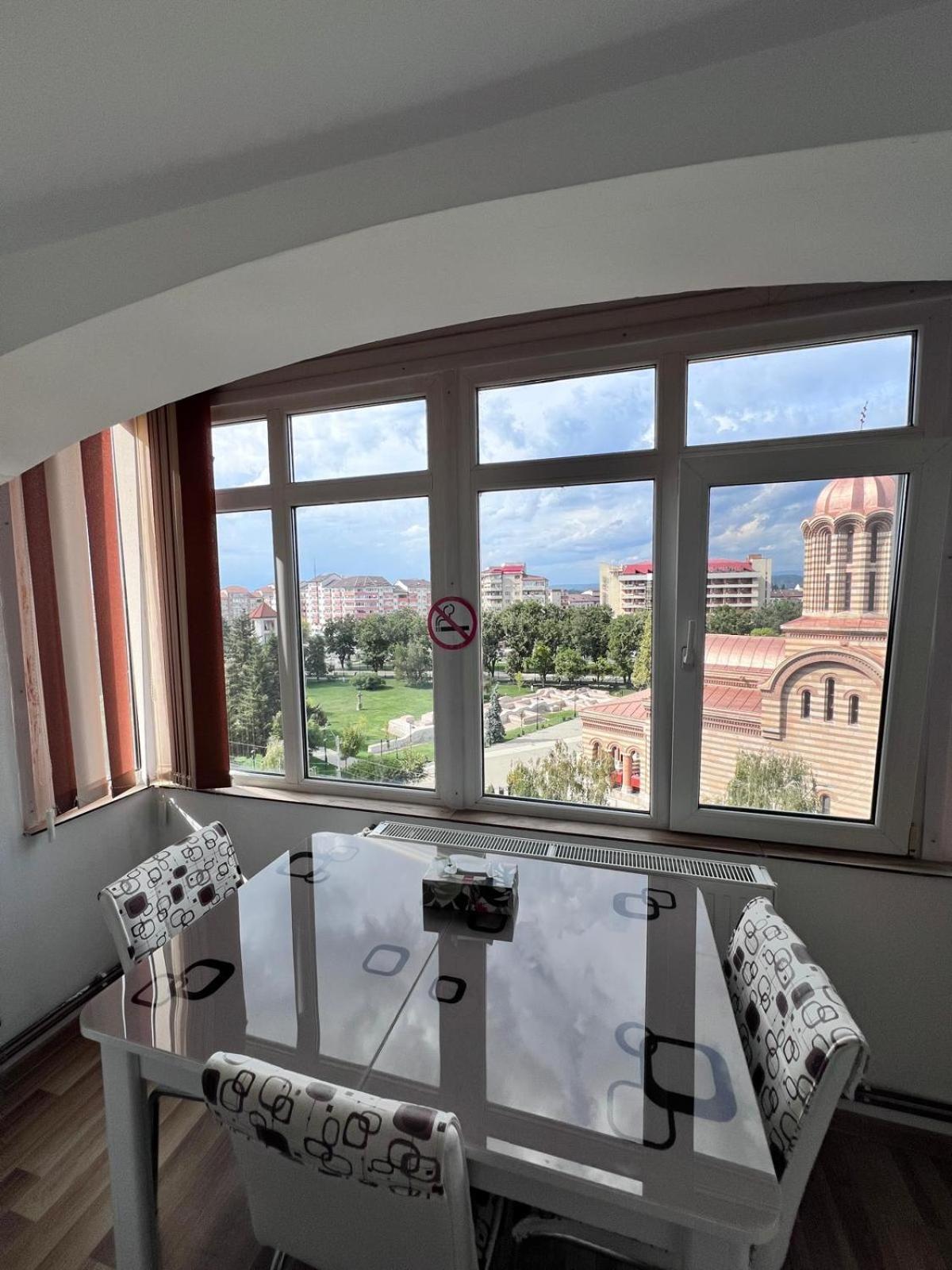 Chindia Apartament Targoviste Esterno foto