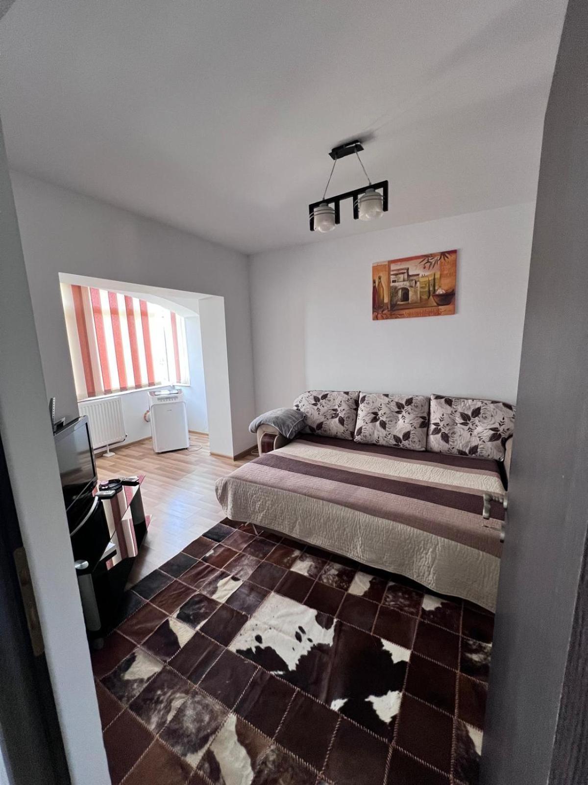Chindia Apartament Targoviste Esterno foto